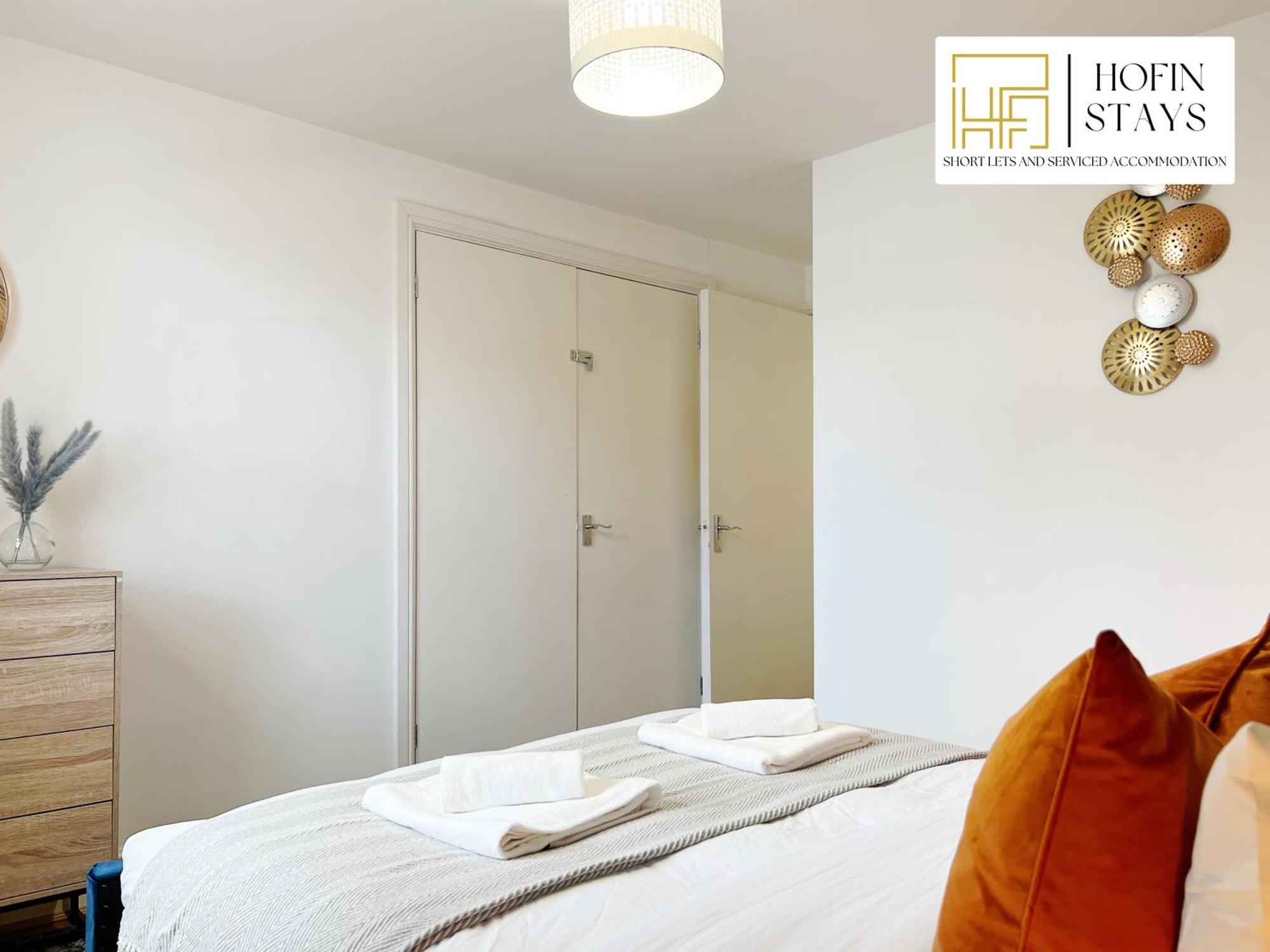Last-minute Specials L Premium On 2 Double Bed For 6 Guests L Deals L Hofin Short Lets & Serviced Apartamento *